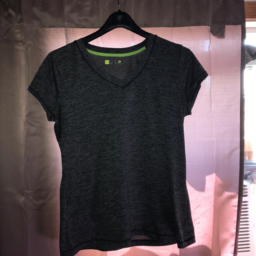 Performance tee